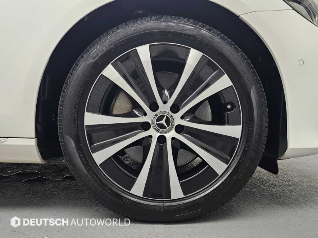 벤츠 E 클래스 E-클래스 W213 E300e 익스클루시브 이미지 5