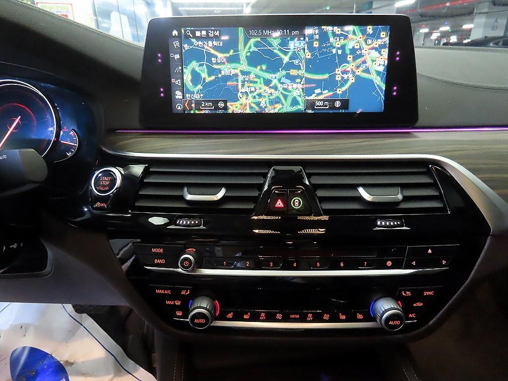 BMW 5시리즈 5시리즈 (G30) 530i xDrive 럭셔리 플러스 이미지 11