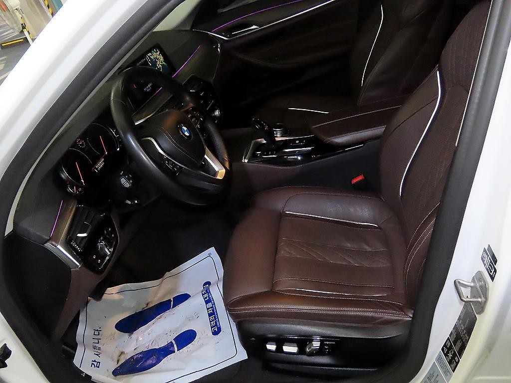 BMW 5시리즈 5시리즈 (G30) 530i xDrive 럭셔리 플러스 이미지 6