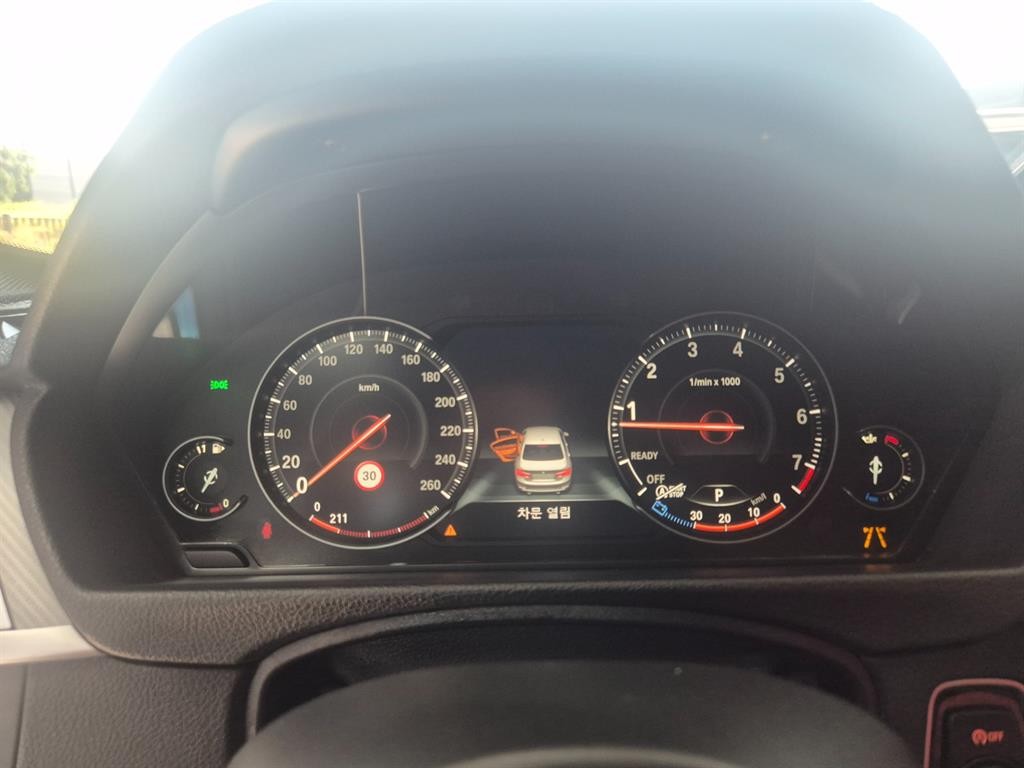 BMW 3시리즈 3시리즈 (F30) 330i M 스포츠 쉐도우 이미지 10