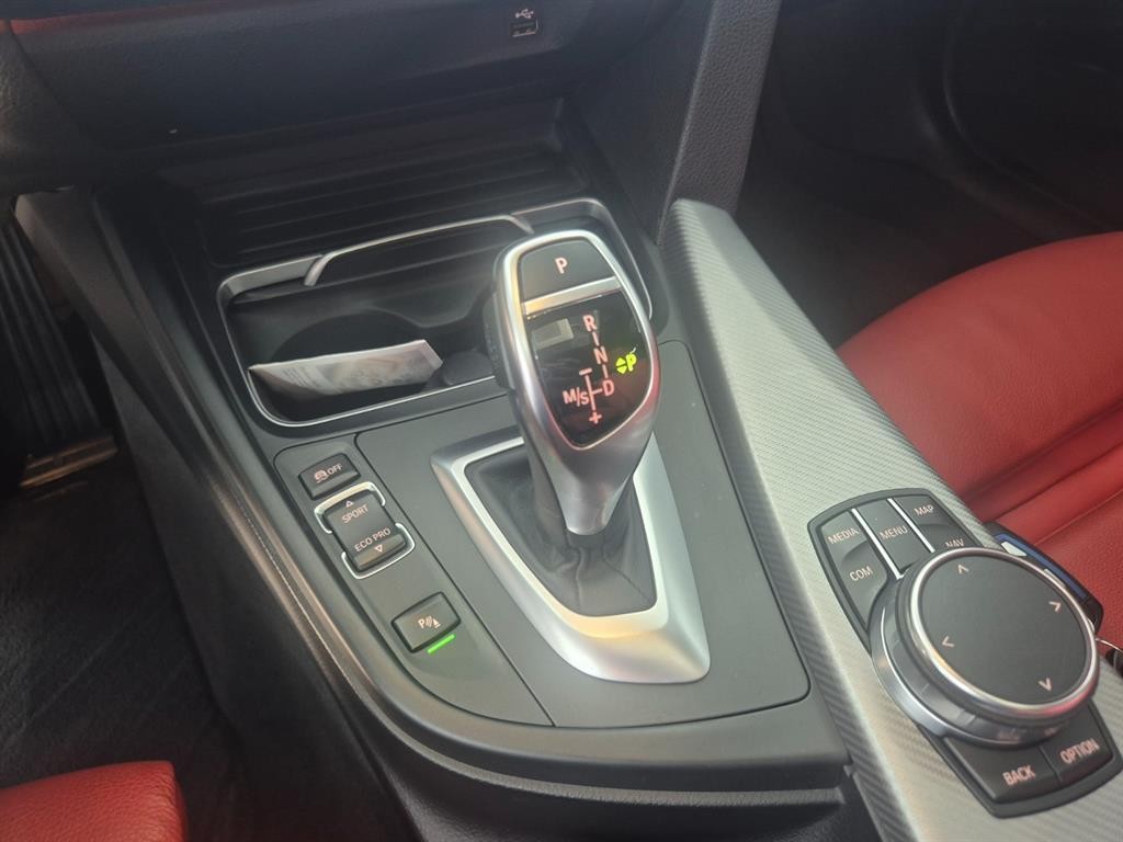 BMW 3시리즈 3시리즈 (F30) 330i M 스포츠 쉐도우 이미지 13