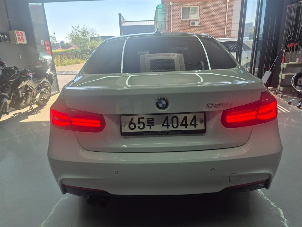 BMW 3시리즈 3시리즈 (F30) 330i M 스포츠 쉐도우 이미지 5
