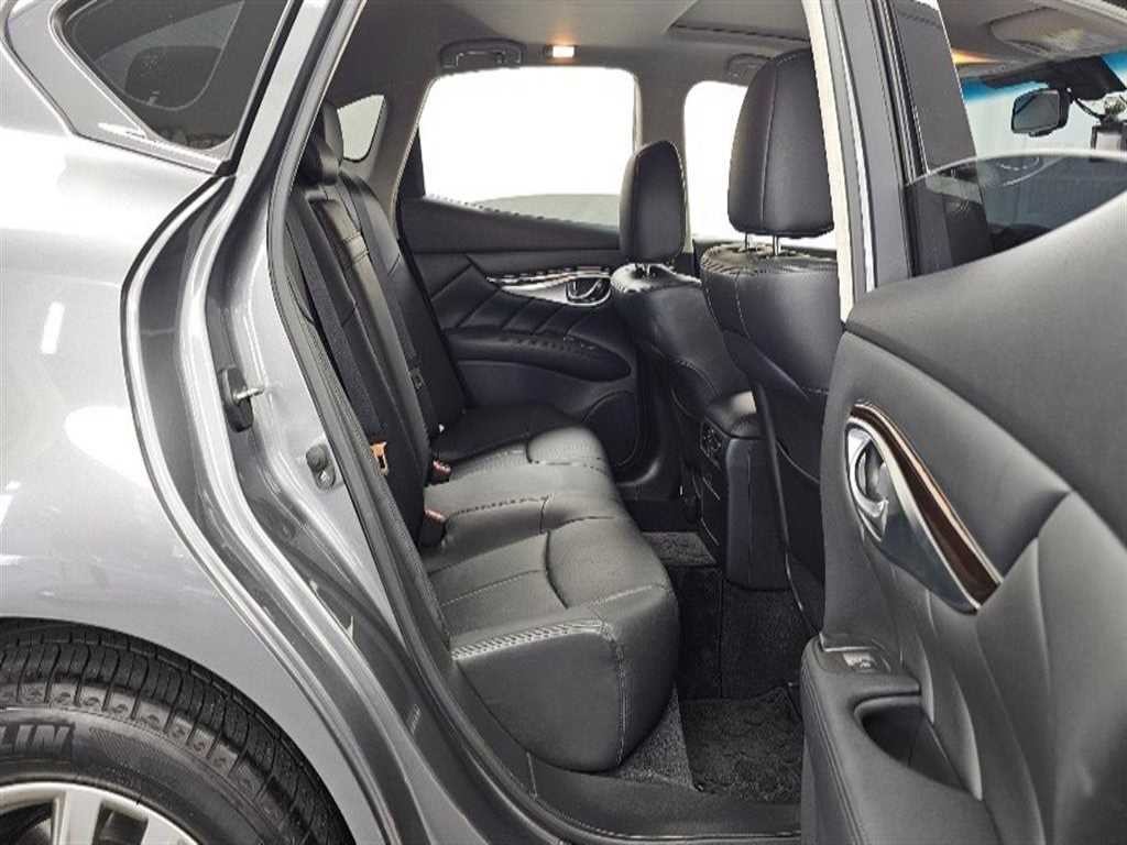 인피니티 Q Q70 3.7스타일 이미지 12
