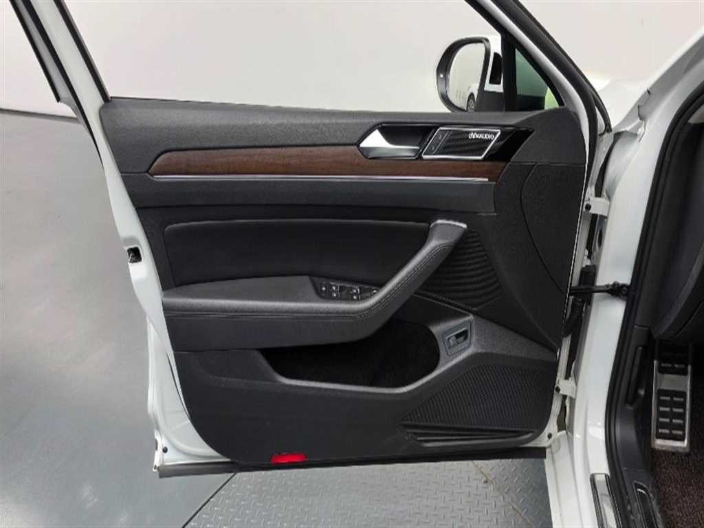 폭스바겐 파사트 파사트GT(B8) 2.0 TDI 프레스티지 이미지 13