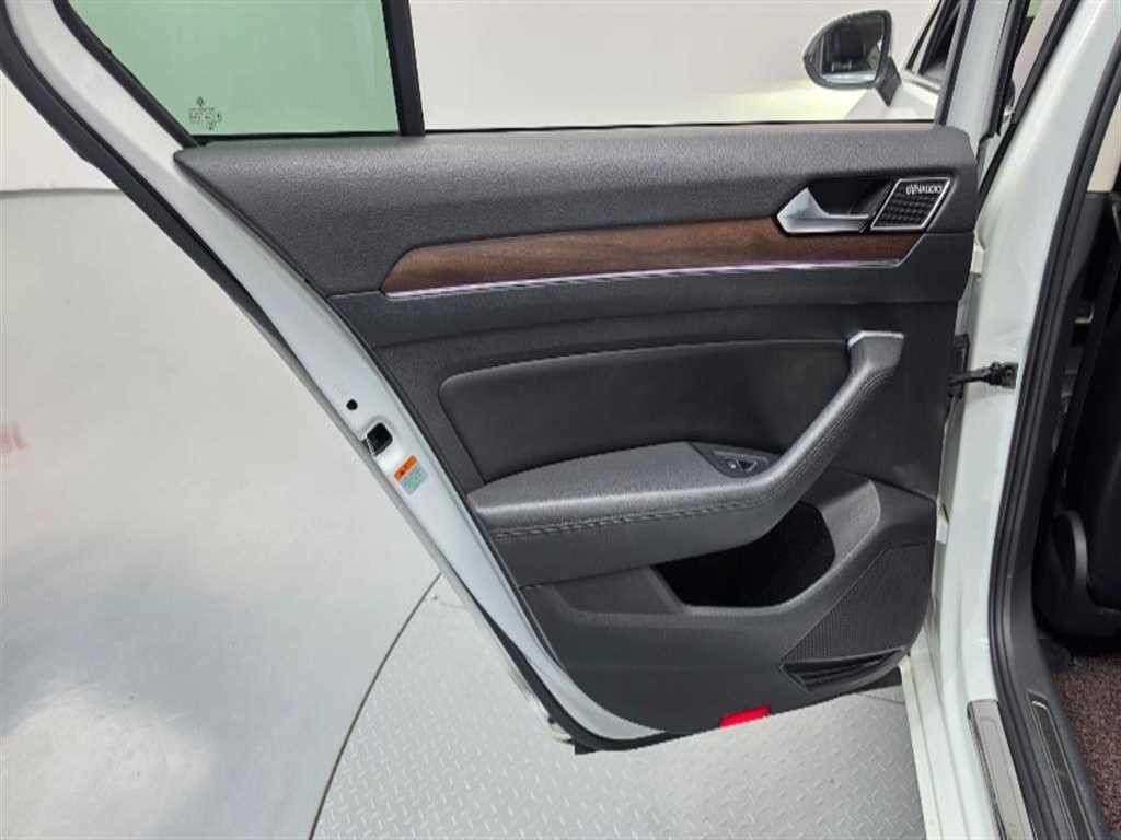 폭스바겐 파사트 파사트GT(B8) 2.0 TDI 프레스티지 이미지 14
