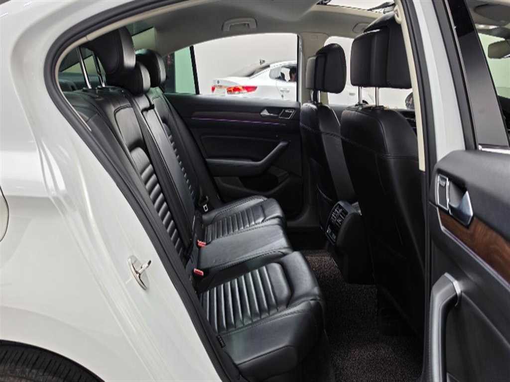 폭스바겐 파사트 파사트GT(B8) 2.0 TDI 프레스티지 이미지 17