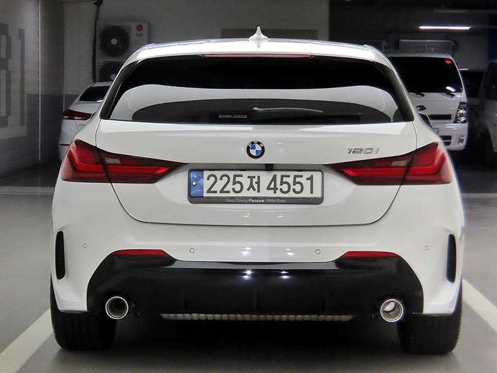 BMW 1시리즈 1시리즈 (F40) 120i M 스포츠 이미지 3
