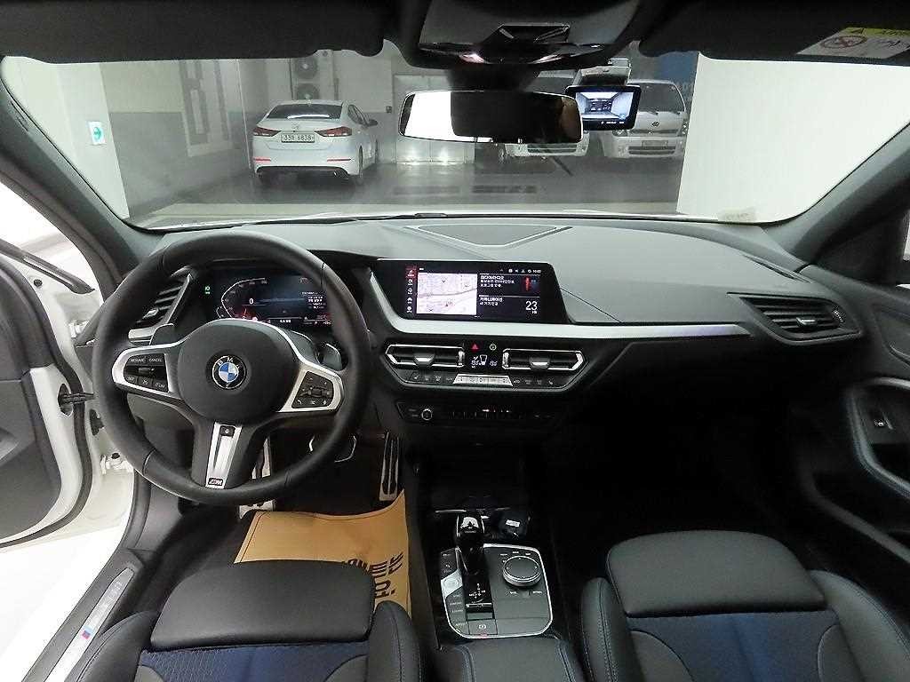 BMW 1시리즈 1시리즈 (F40) 120i M 스포츠 이미지 8
