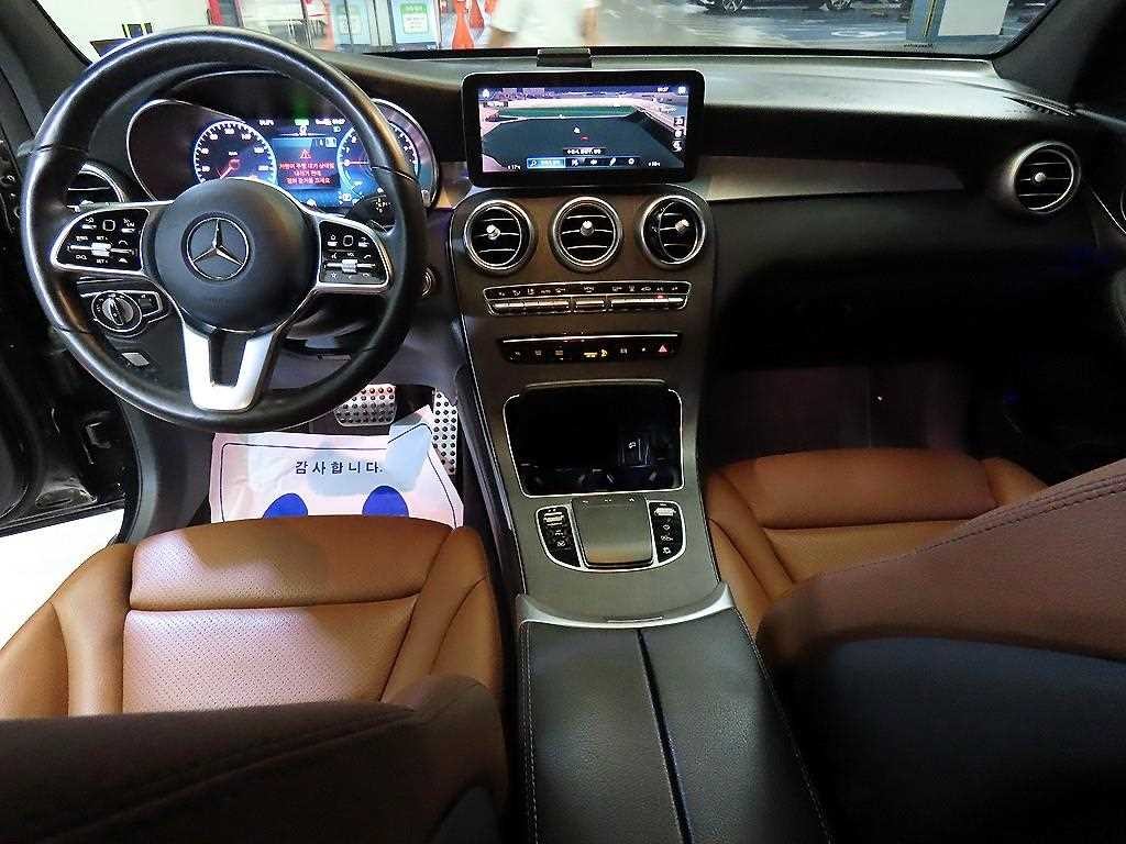 벤츠 GLC 클래스 GLC클래스 X253 GLC 300 e 4MATIC 쿠페 이미지 10