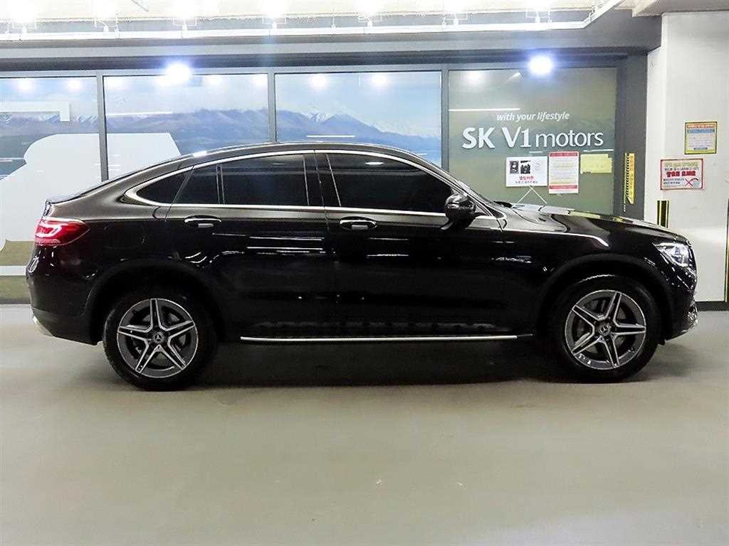 벤츠 GLC 클래스 GLC클래스 X253 GLC 300 e 4MATIC 쿠페 이미지 3