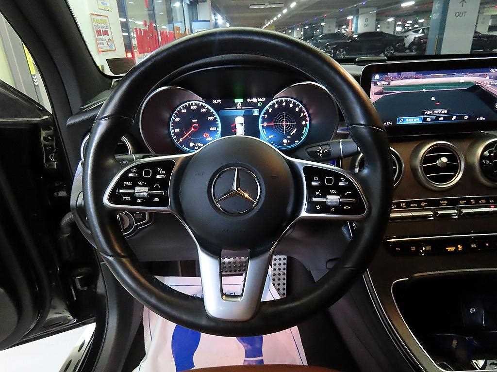 벤츠 GLC 클래스 GLC클래스 X253 GLC 300 e 4MATIC 쿠페 이미지 8