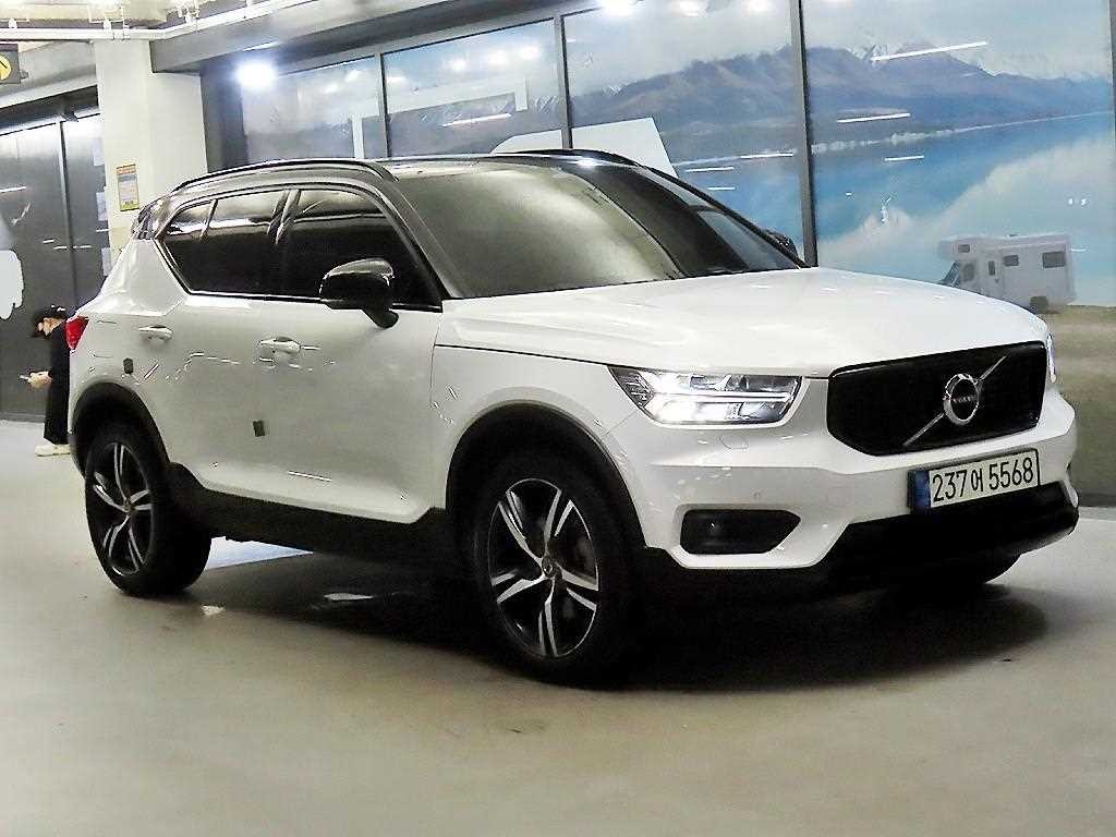 볼보 XC40 B4 AWD R-디자인 이미지 1