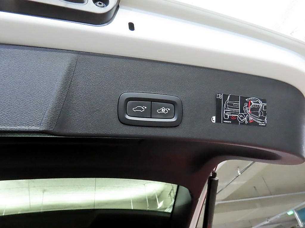 볼보 XC40 B4 AWD R-디자인 이미지 15