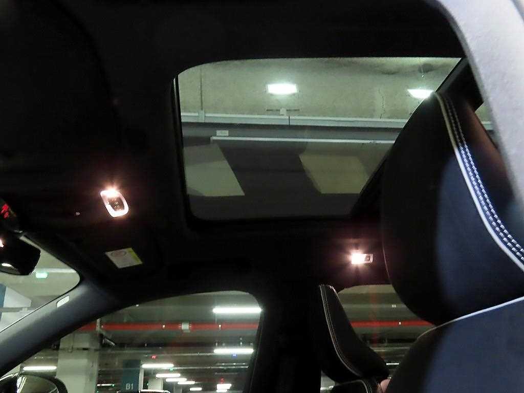 볼보 XC40 B4 AWD R-디자인 이미지 16