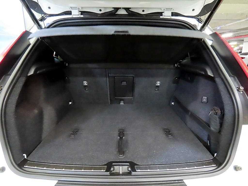 볼보 XC40 B4 AWD R-디자인 이미지 17
