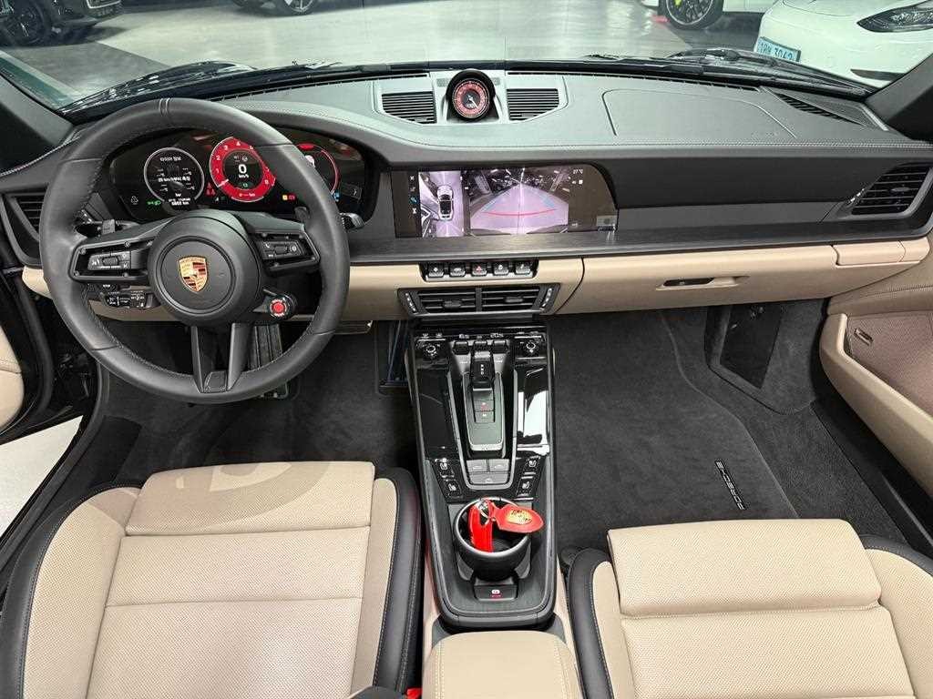 포르쉐 911 911(992) 카레라 GTS 카브리올레 이미지 8