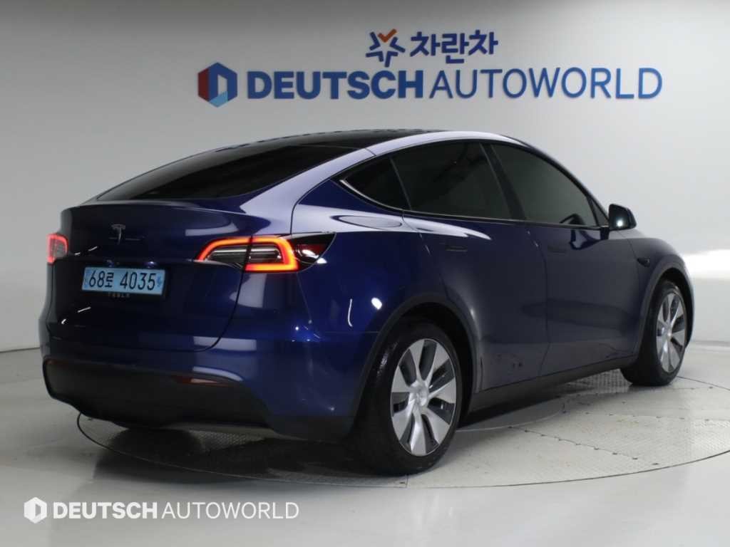 테슬라 모델 Y RWD 이미지 2