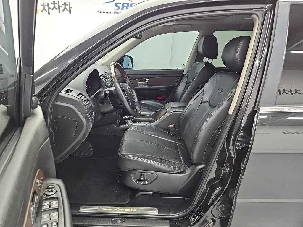 KG모빌리티(쌍용) 렉스턴 렉스턴W 2.0  4WD 노블레스 이미지 10