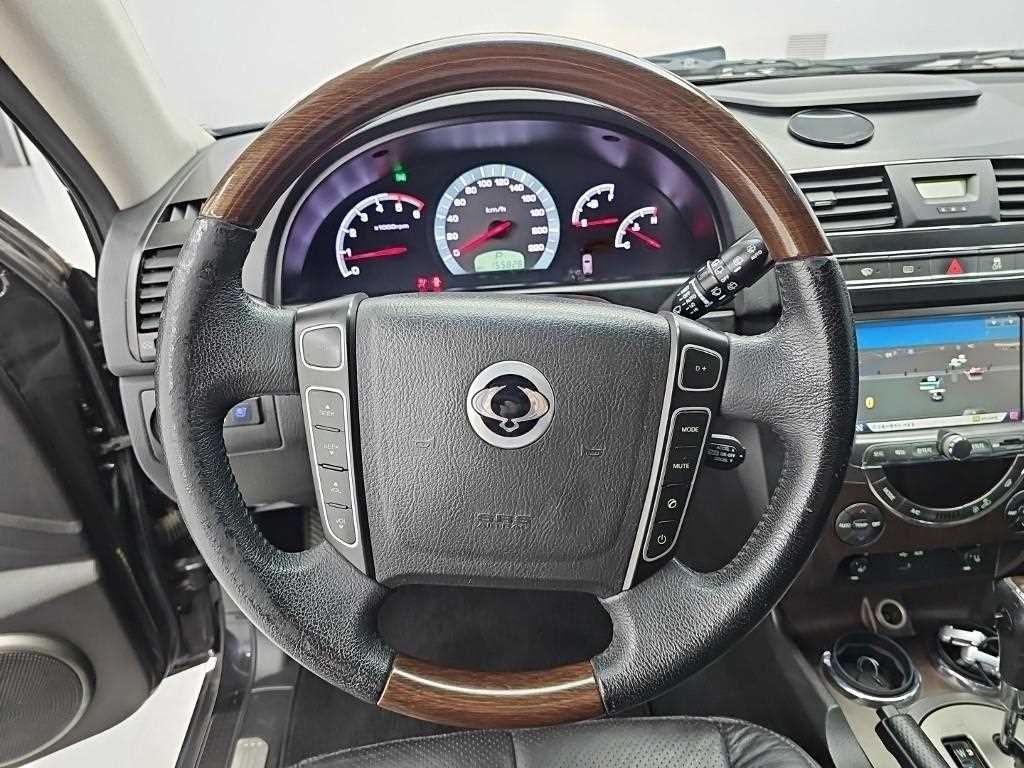 KG모빌리티(쌍용) 렉스턴 렉스턴W 2.0  4WD 노블레스 이미지 8