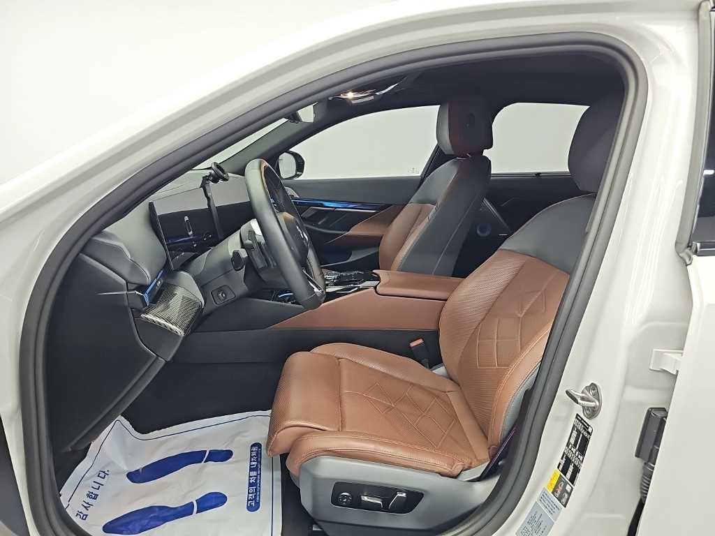 BMW i5 M60 xDrive 이미지 11