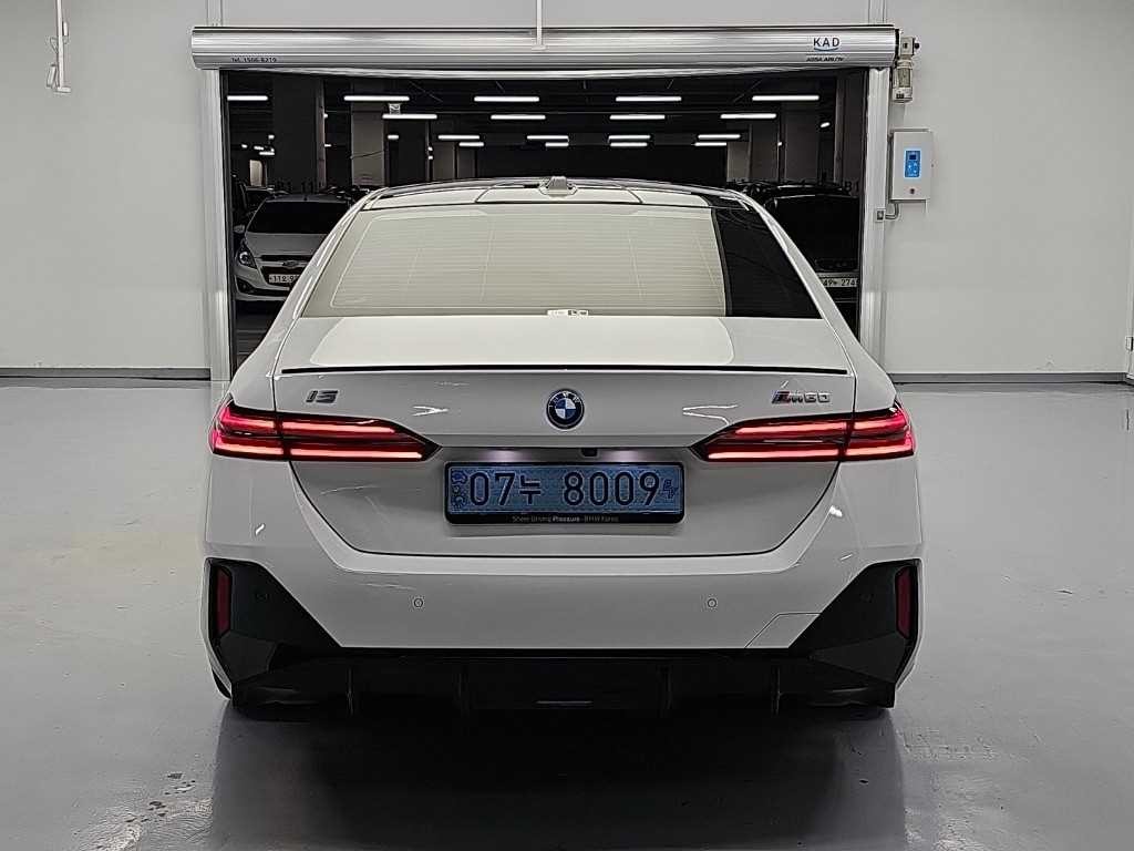 BMW i5 M60 xDrive 이미지 3
