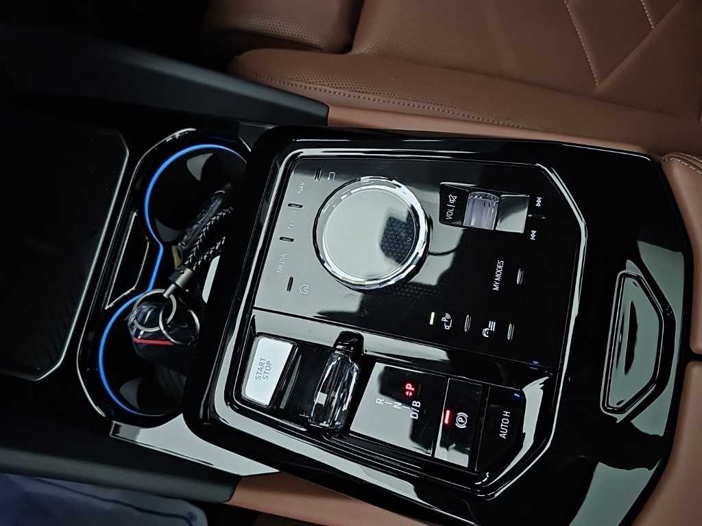 BMW i5 M60 xDrive 이미지 8