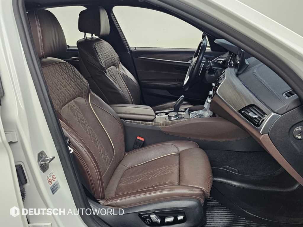 BMW 5시리즈 5시리즈 (G30) 520d xDrive M 스포츠 플러스 이미지 10