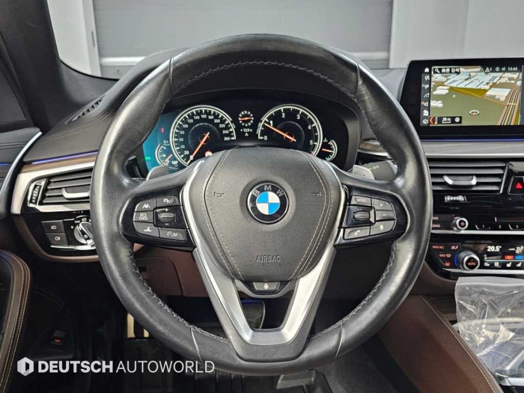 BMW 5시리즈 5시리즈 (G30) 520d xDrive M 스포츠 플러스 이미지 13