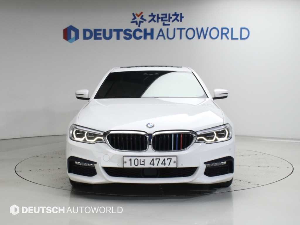 BMW 5시리즈 5시리즈 (G30) 520d xDrive M 스포츠 플러스 이미지 3