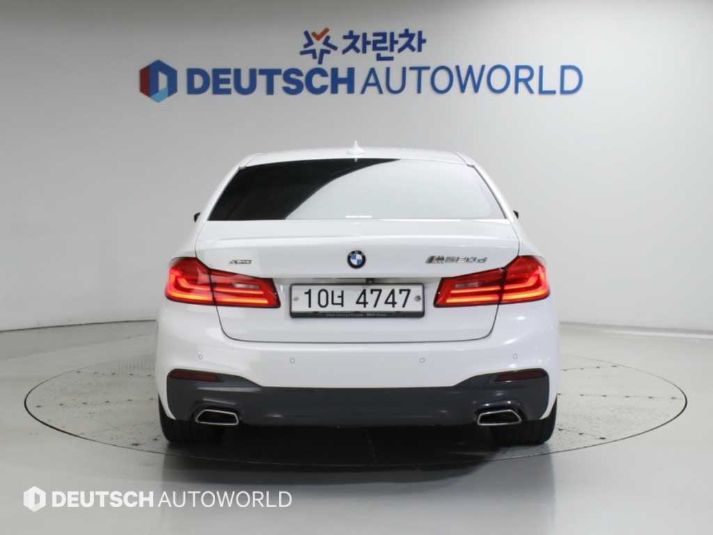 BMW 5시리즈 5시리즈 (G30) 520d xDrive M 스포츠 플러스 이미지 4