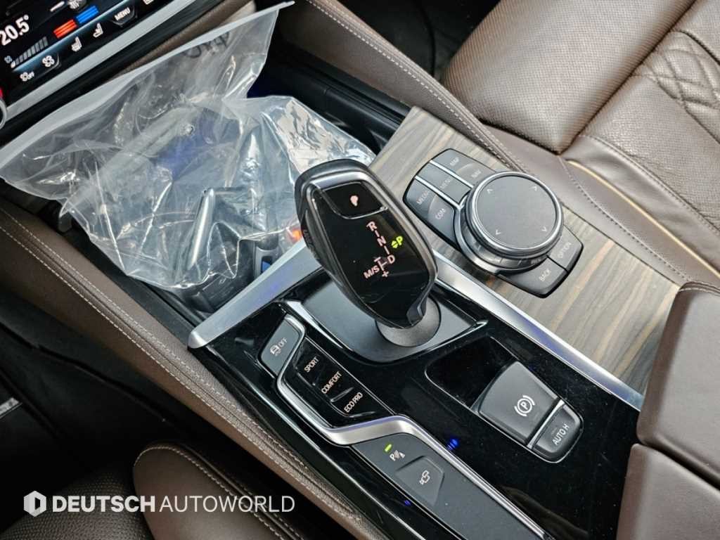 BMW 5시리즈 5시리즈 (G30) 520d xDrive M 스포츠 플러스 이미지 9