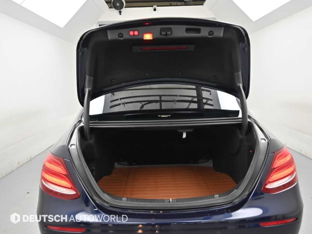벤츠 E 클래스 E-클래스 W213 E220d 아방가르드 이미지 19