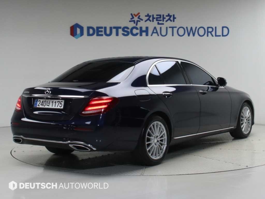 벤츠 E 클래스 E-클래스 W213 E220d 아방가르드 이미지 2