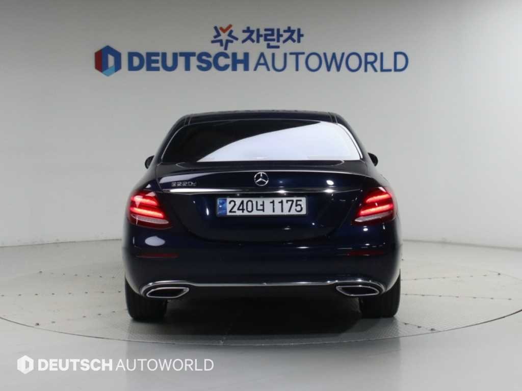 벤츠 E 클래스 E-클래스 W213 E220d 아방가르드 이미지 4