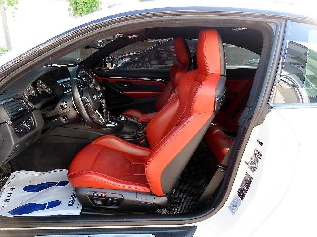 BMW 4시리즈 M4 (F82) 쿠페 이미지 5