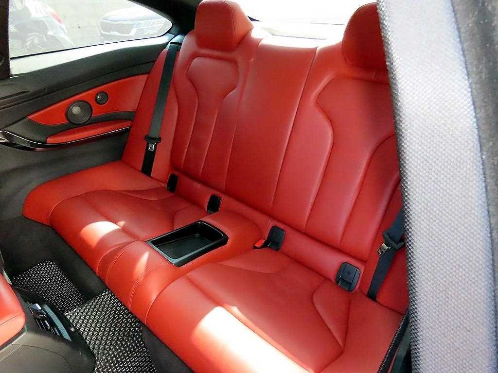 BMW 4시리즈 M4 (F82) 쿠페 이미지 6