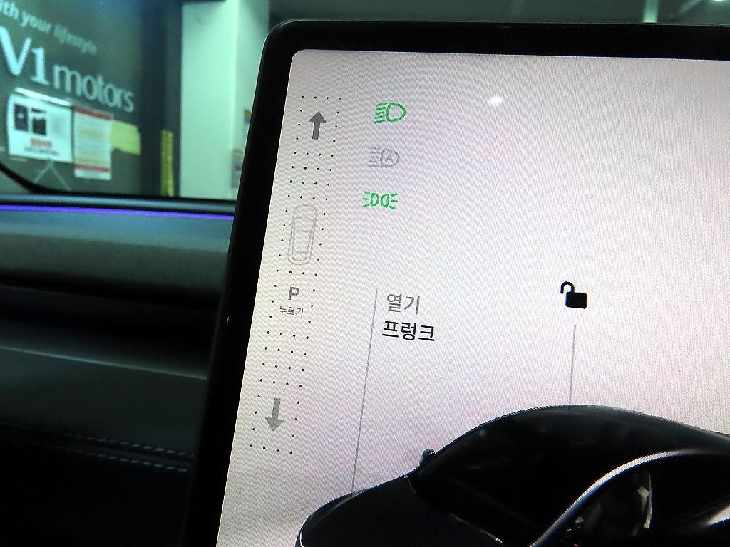 테슬라 모델 Y RWD 이미지 12