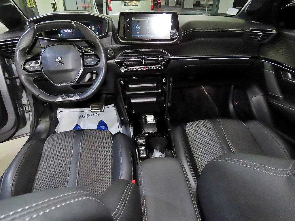 푸조 208 e-208 알뤼르 이미지 10