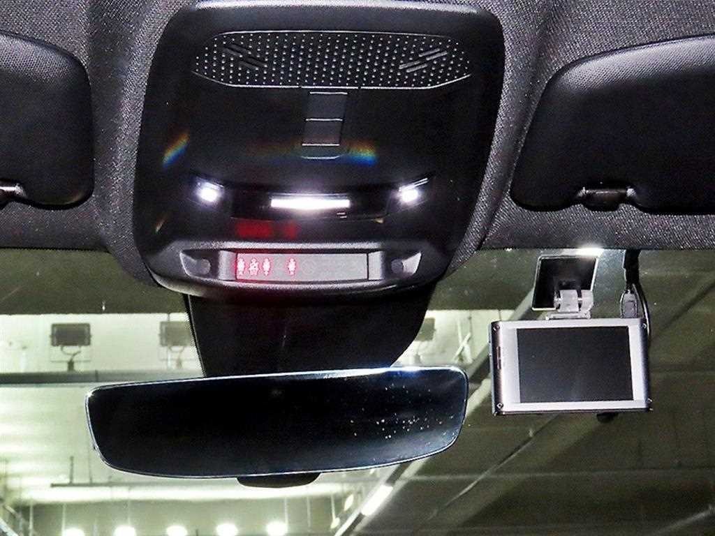 푸조 208 e-208 알뤼르 이미지 16