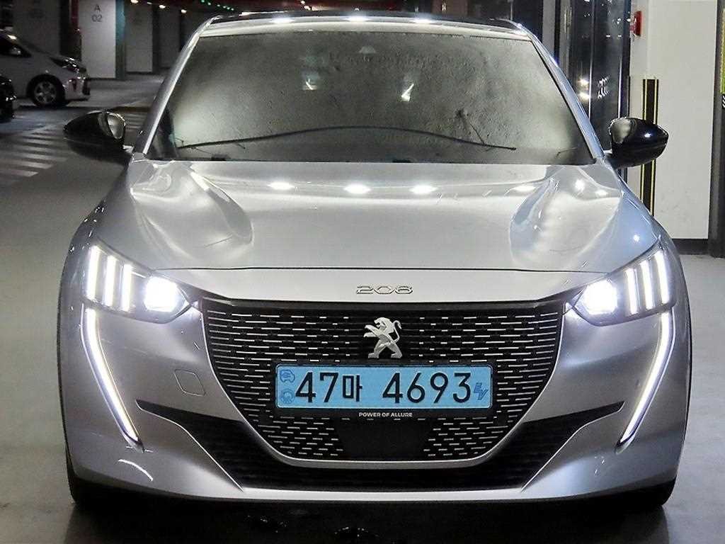 푸조 208 e-208 알뤼르 이미지 2