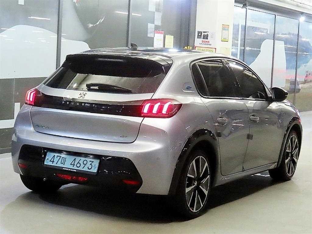 푸조 208 e-208 알뤼르 이미지 4