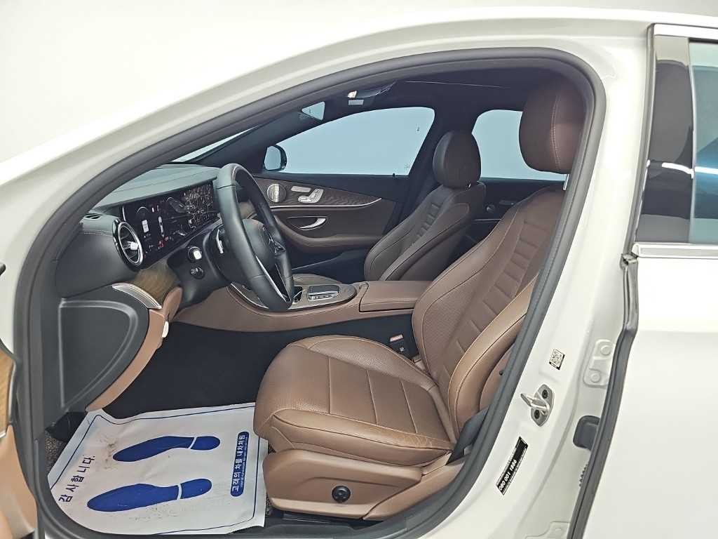 벤츠 E 클래스 E-클래스 W213 E220d 4MATIC 익스클루시브 이미지 11