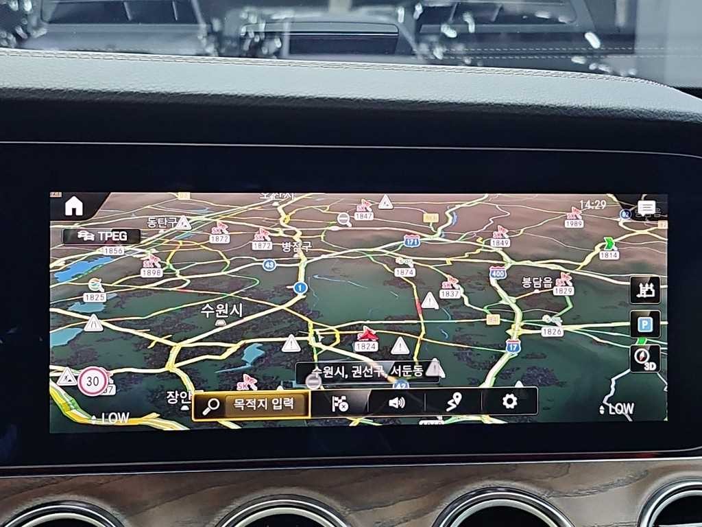 벤츠 E 클래스 E-클래스 W213 E220d 4MATIC 익스클루시브 이미지 16