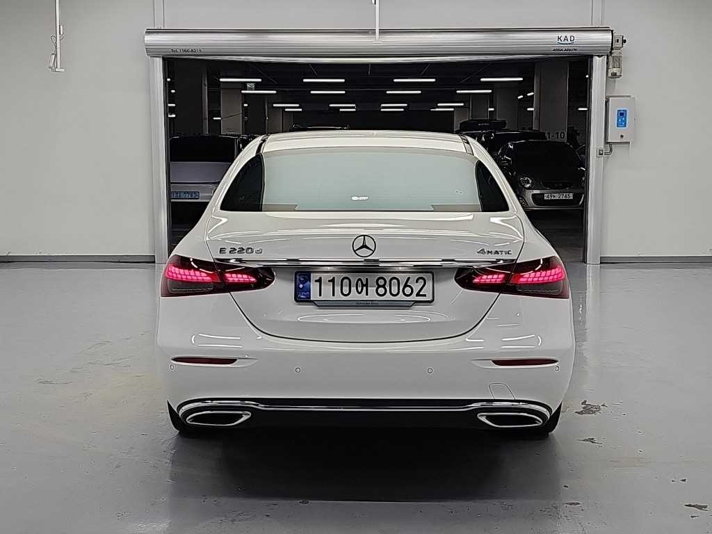 벤츠 E 클래스 E-클래스 W213 E220d 4MATIC 익스클루시브 이미지 3