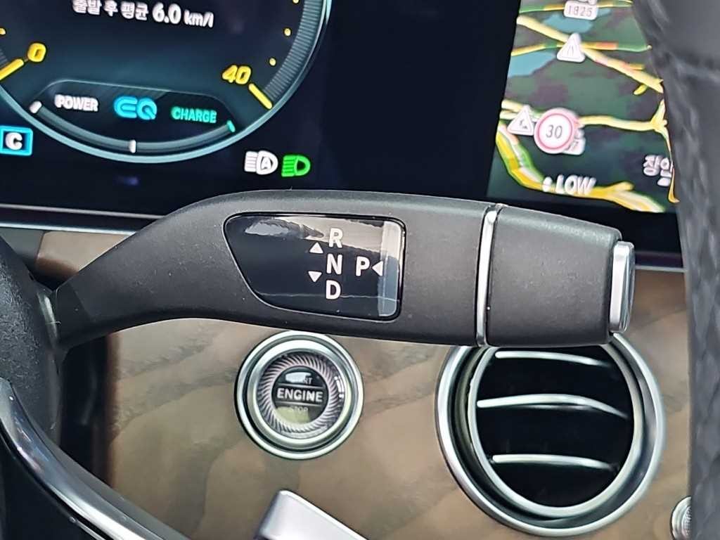 벤츠 E 클래스 E-클래스 W213 E220d 4MATIC 익스클루시브 이미지 8
