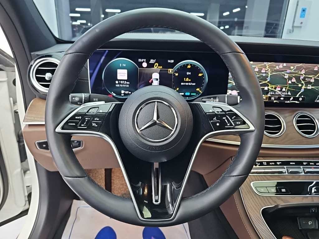 벤츠 E 클래스 E-클래스 W213 E220d 4MATIC 익스클루시브 이미지 9
