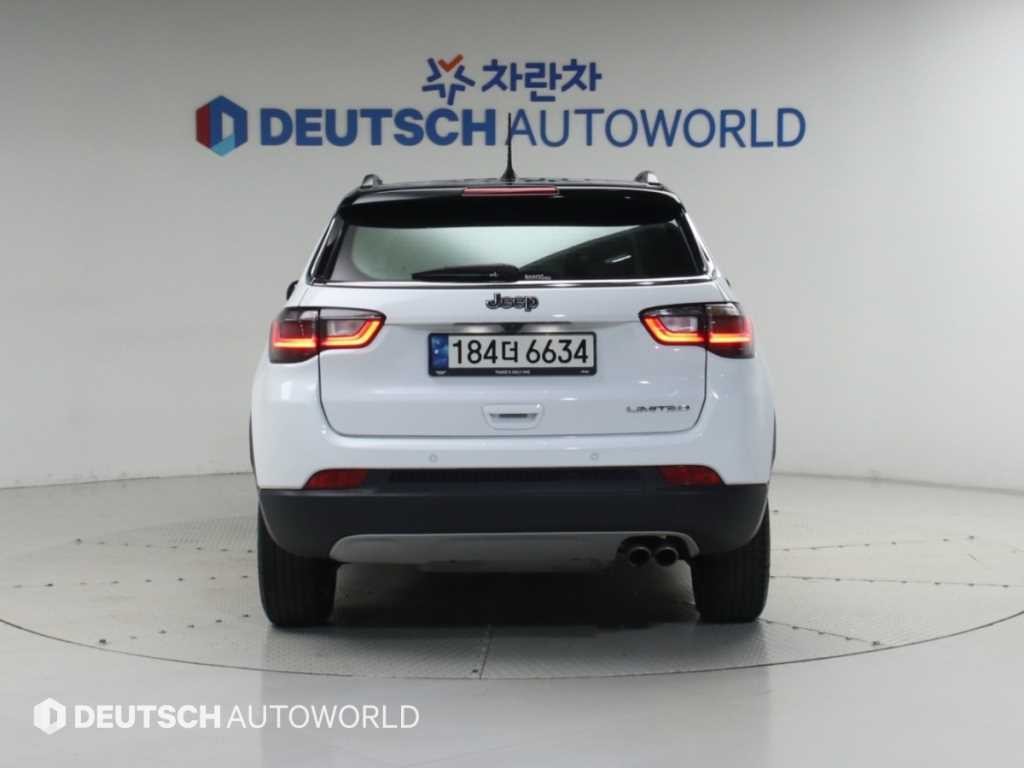 지프 컴패스 컴패스 2세대 2.4 2WD 리미티드 이미지 4