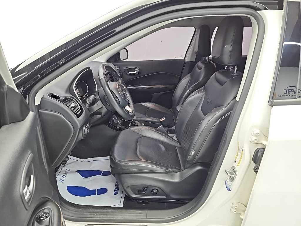지프 컴패스 컴패스 2세대 2.4 AWD 리미티드 이미지 11