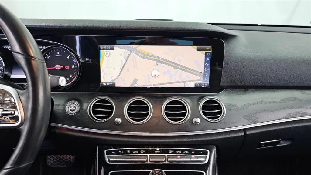 벤츠 E 클래스 E-클래스 W213 E220d 아방가르드 이미지 14