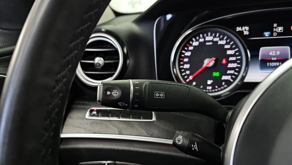 벤츠 E 클래스 E-클래스 W213 E220d 아방가르드 이미지 18